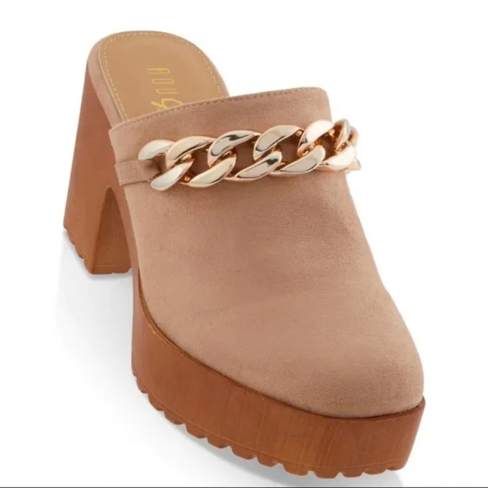 Stylish Beige Mules with Gold Chain Accent
